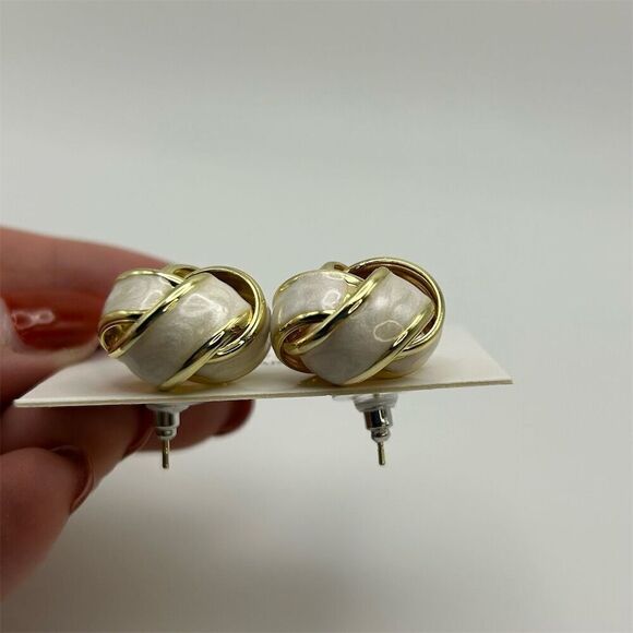 Bold 3D White Enamel and Gold Tone Layered Ribbon Dome Stud Earrings Classic - Picture 5 of 9